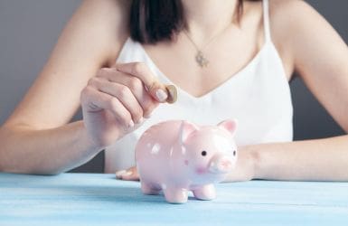 save living expenses piggy bank
