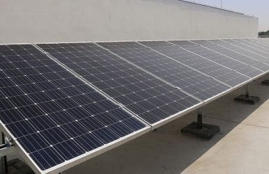 biznesowa inwestycja w panele słoneczne dla biznesu