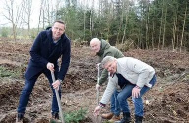 a.s.r. en Alpina Group planten bomen